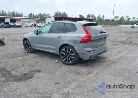 2024 Volvo Xc60 B5 Ultimate Dark Theme z USA, uszkodzony, nr VIN YV4L12RM0R1719376